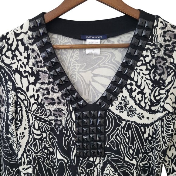 Boston Proper Animal Print V-Neck Top With Studded Neckline Size S - Picture 4 of 7